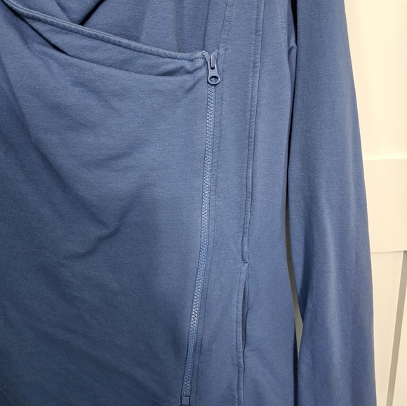 *North Face Crescent Wrap Jacket* - Picture 15 of 15